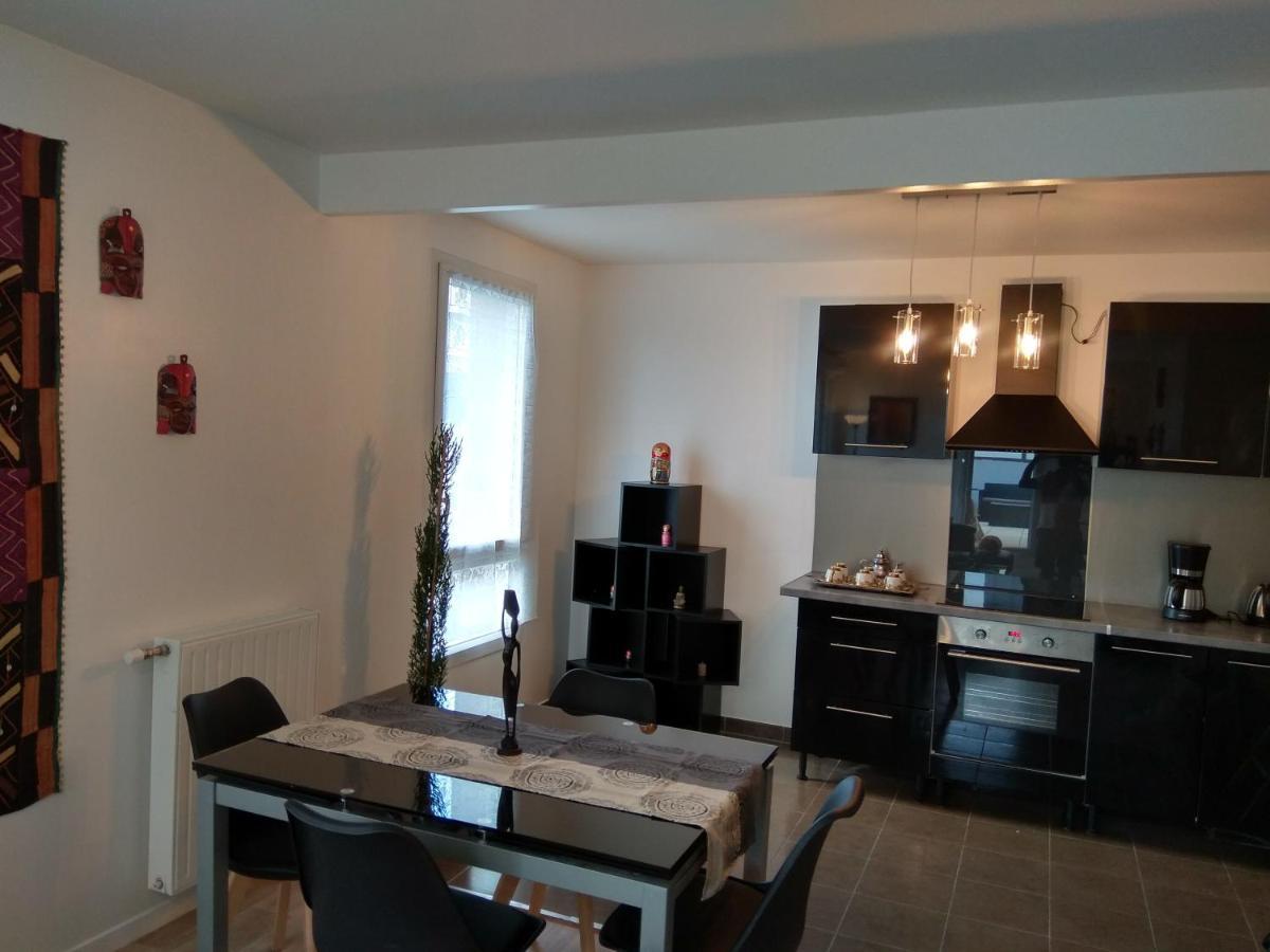 Saint Denis Appartement 2 Chambres Avec Parking Dış mekan fotoğraf